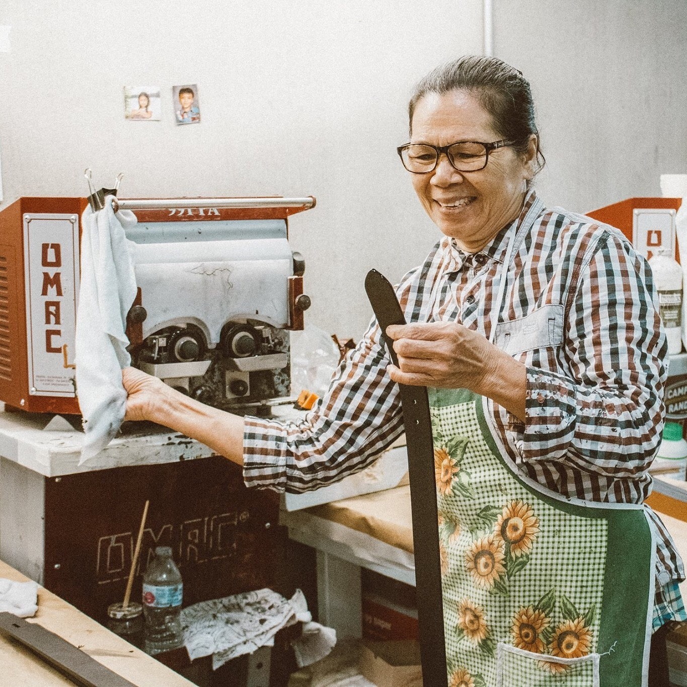 Capturing the essence of artisanal mastery, witness a skilled woman infuse life into leather. Our manufacturing process is a symphony of dedication and creativity, as each stroke of her brush transforms a simple belt into a masterpiece of personalized style. Discover the journey of craftsmanship and passion with every detail meticulously hand-painted, celebrating the artistry behind our high-quality leather goods.